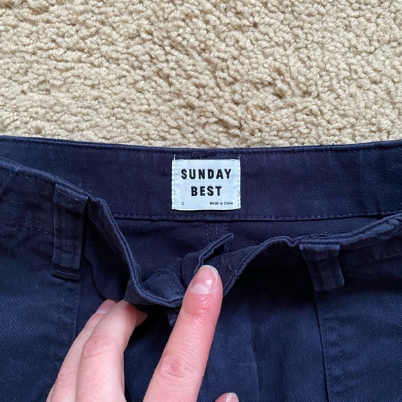 Size 0 Sunday Best Genevieve pant in navy. Cropped/ 25 inch inseam with raw hem - Picture 2 of 5